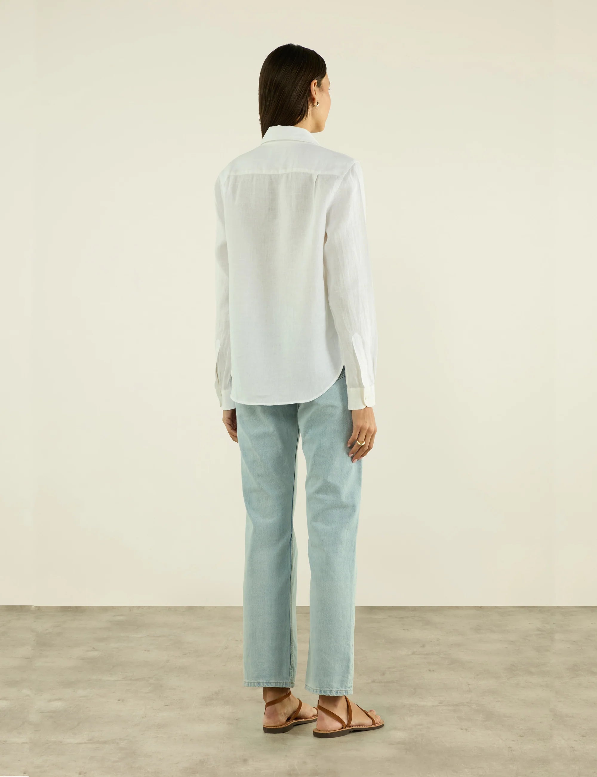 The Classic: Linen, White