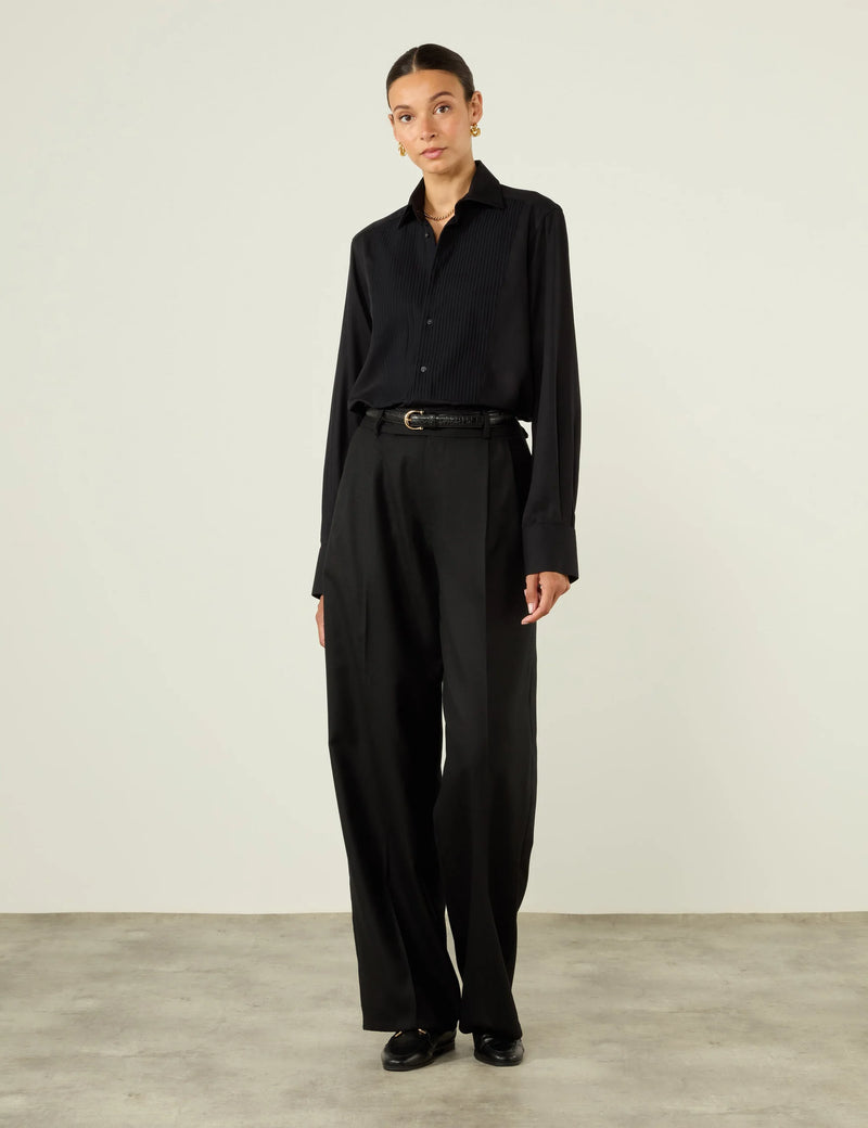 black shirt under dress Hot style: T-shirt under a dress