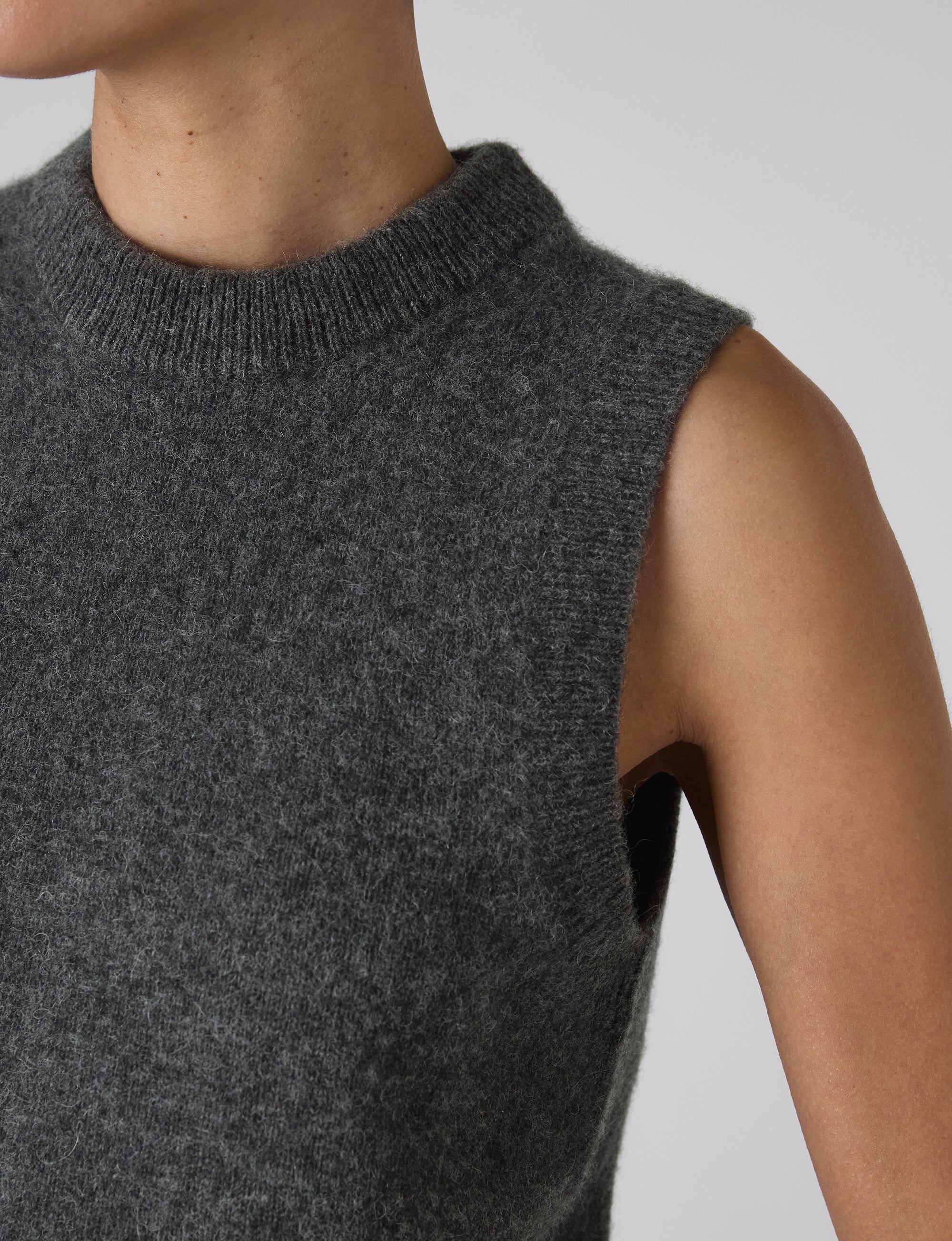 Skye Vest: Yak Wool, Dark Grey Melange