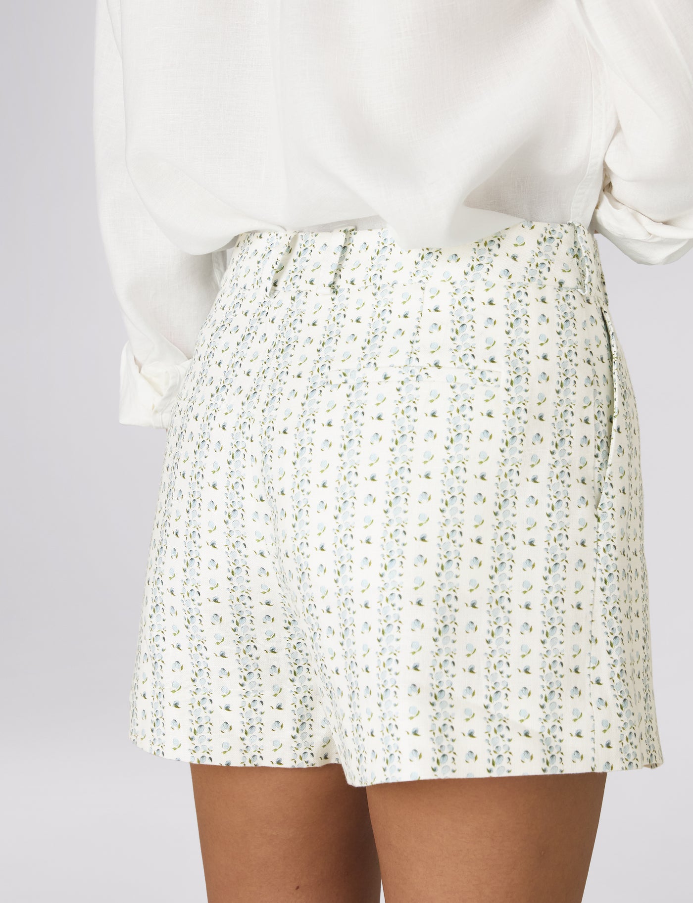 Penn Tailored Short: Linen, Plum Print