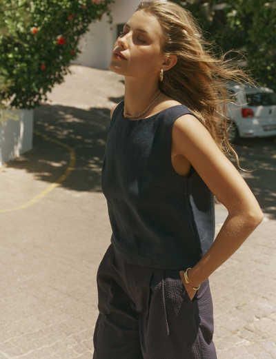 Jackie Top: Linen, Navy